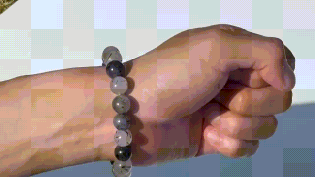 
                  
                    ルチルクオーツブラック
                  
                