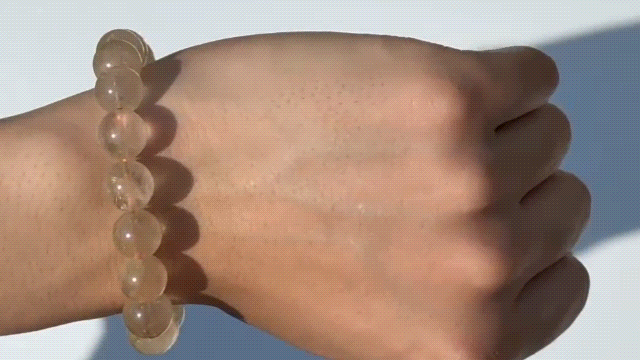 
                  
                    ルチルクオーツゴールド
                  
                